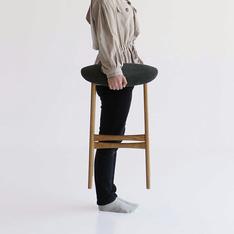 折りたためるスツール