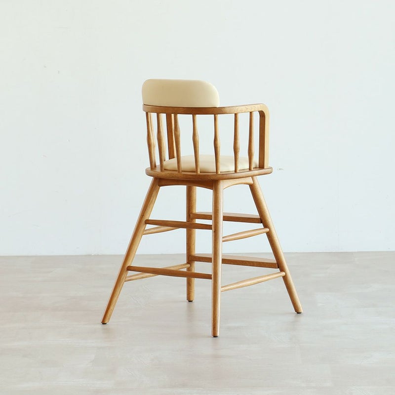 北欧テイストのキッズハイチェア