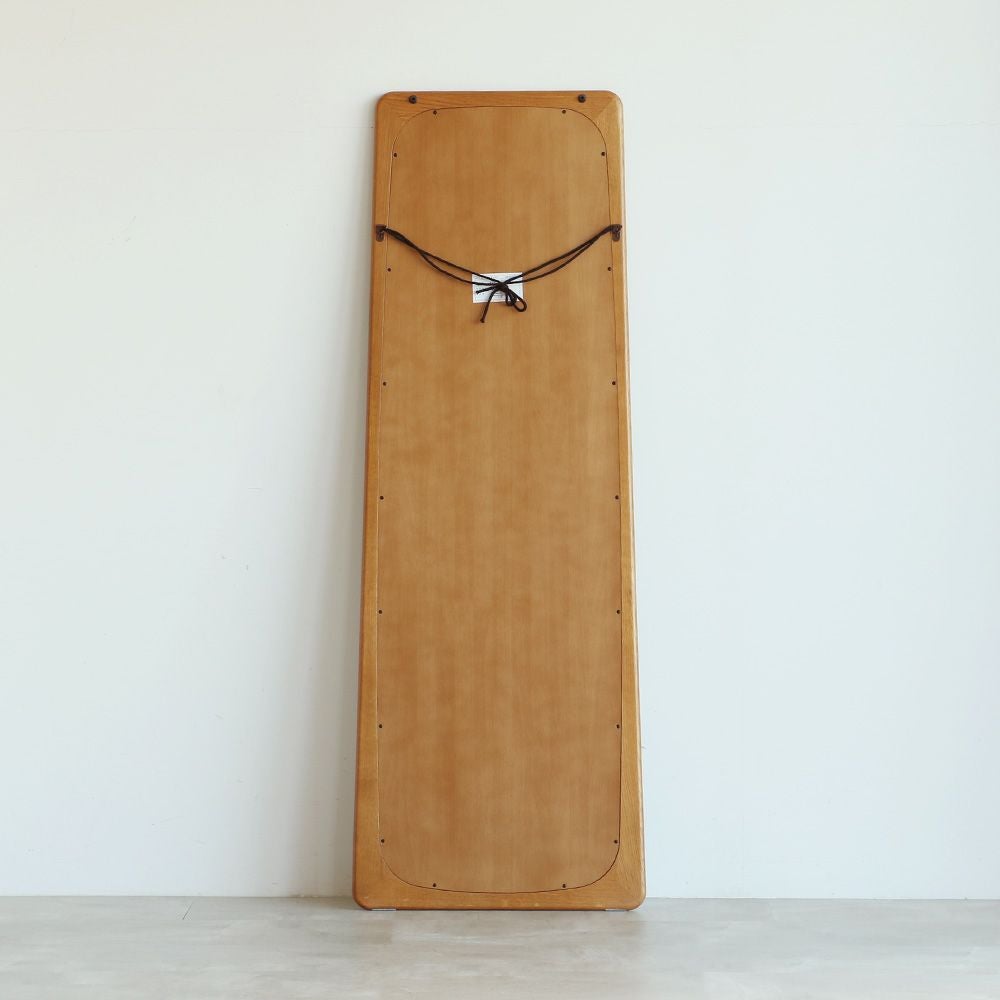 北欧テイストのミラー