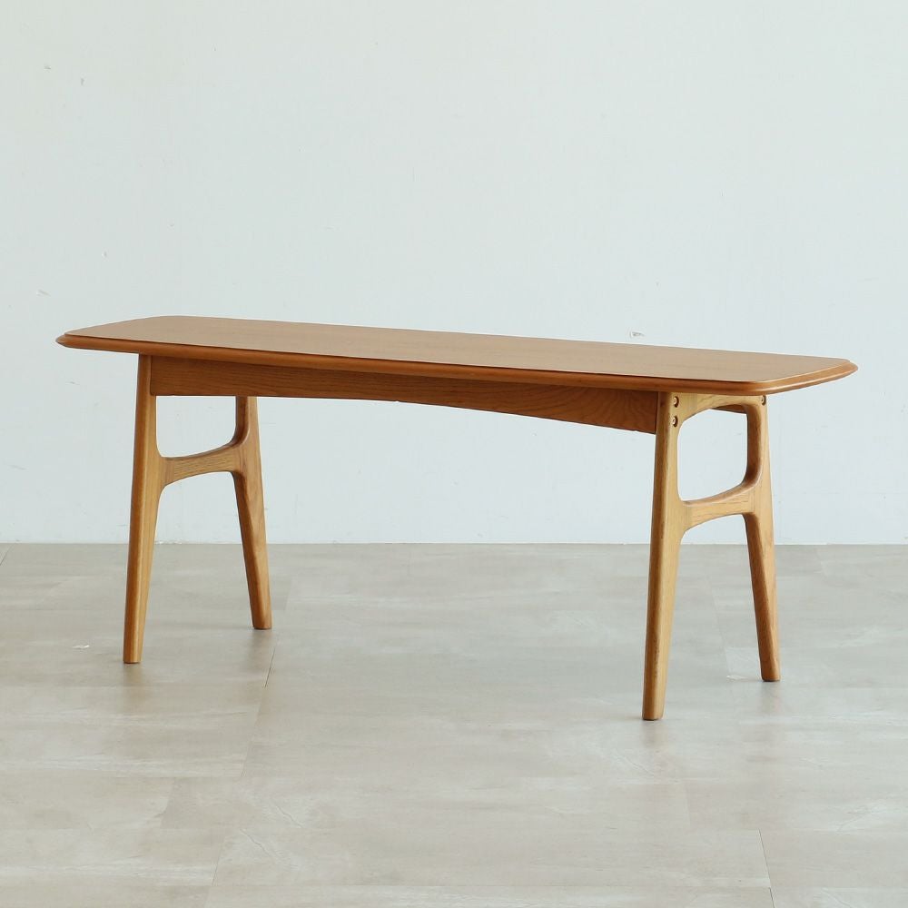 北欧テイストのダイニングベンチ