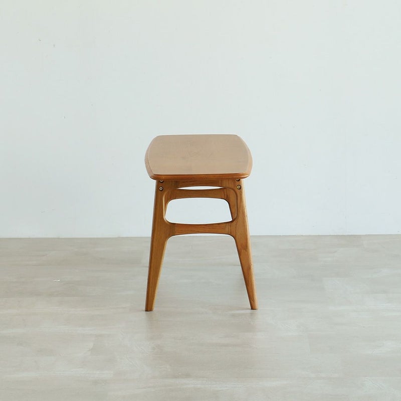 北欧テイストのダイニングベンチ