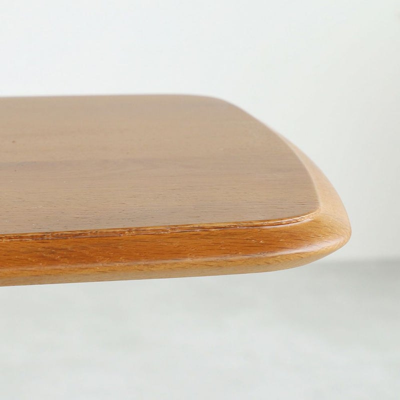 北欧テイストのダイニングベンチ