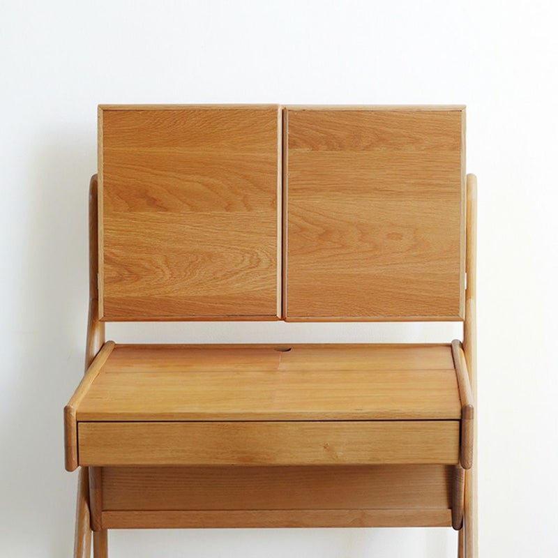 ヴィンテージテイストの三面鏡ドレッサー