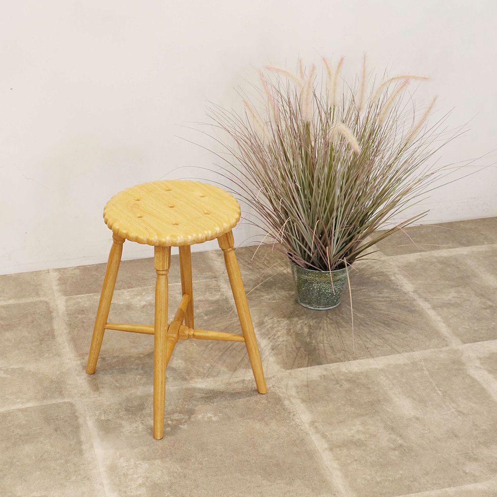 nofu｜Petit Four｜stool｜家族の今に寄りそう木のぬくもりの家具ブランド
