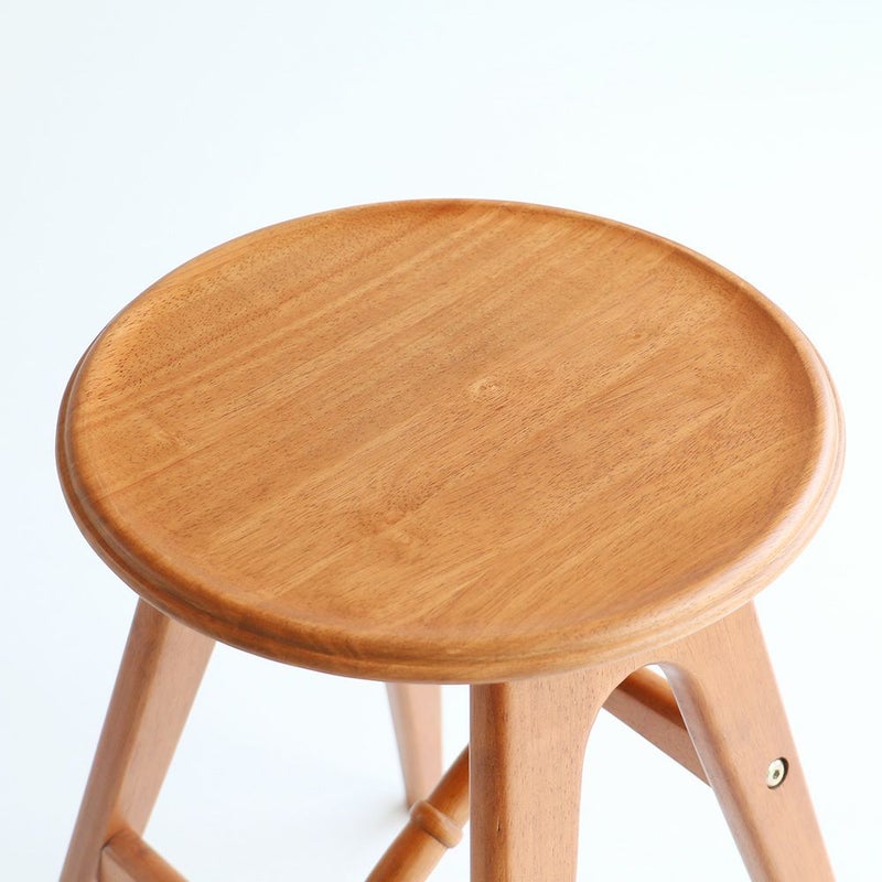 軽量なヴィンテージ風チェア