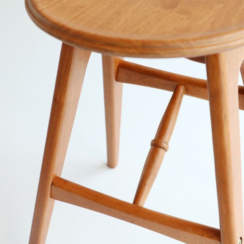 軽量なヴィンテージ風チェア