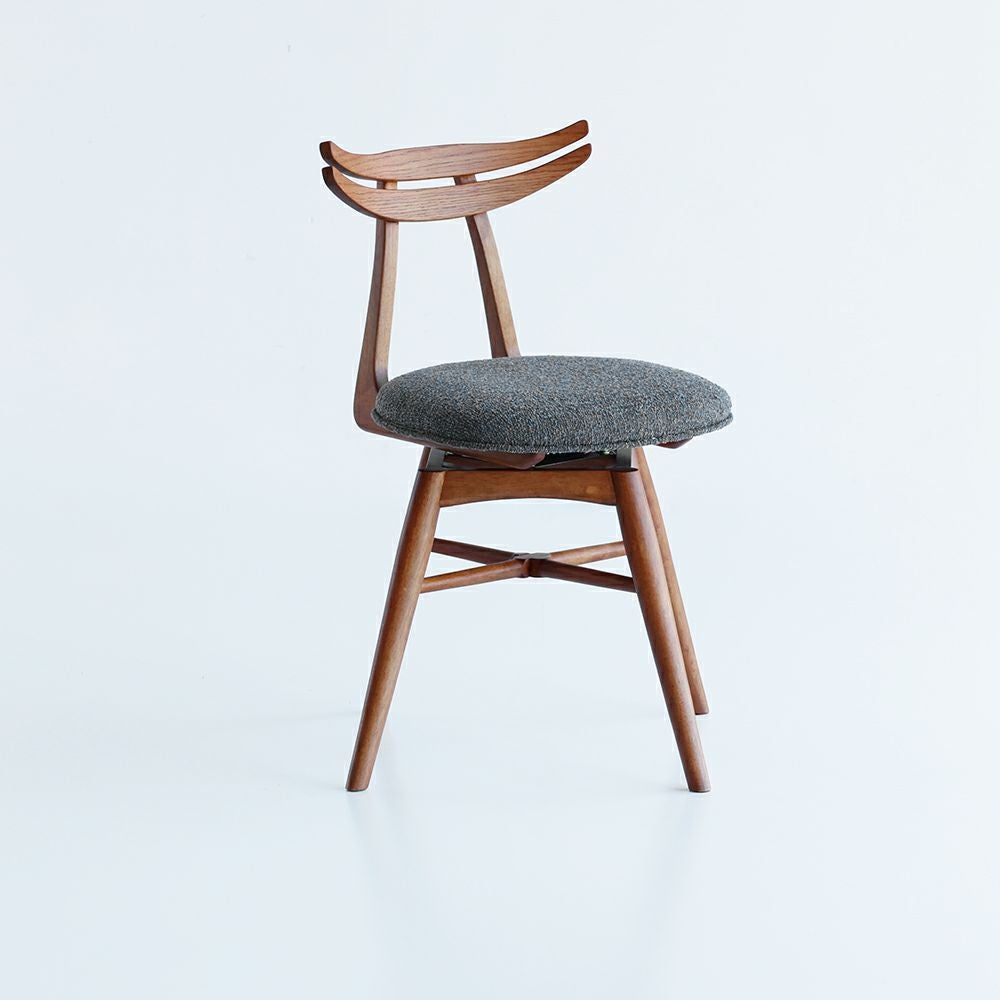 nofu｜OAKER｜chair｜家族の今に寄りそう木のぬくもりの家具ブランド