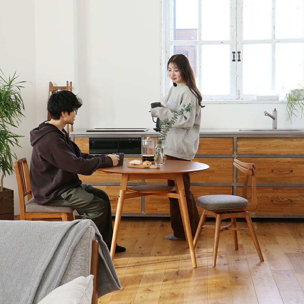 nofu｜OAKER｜chair｜家族の今に寄りそう木のぬくもりの家具ブランド
