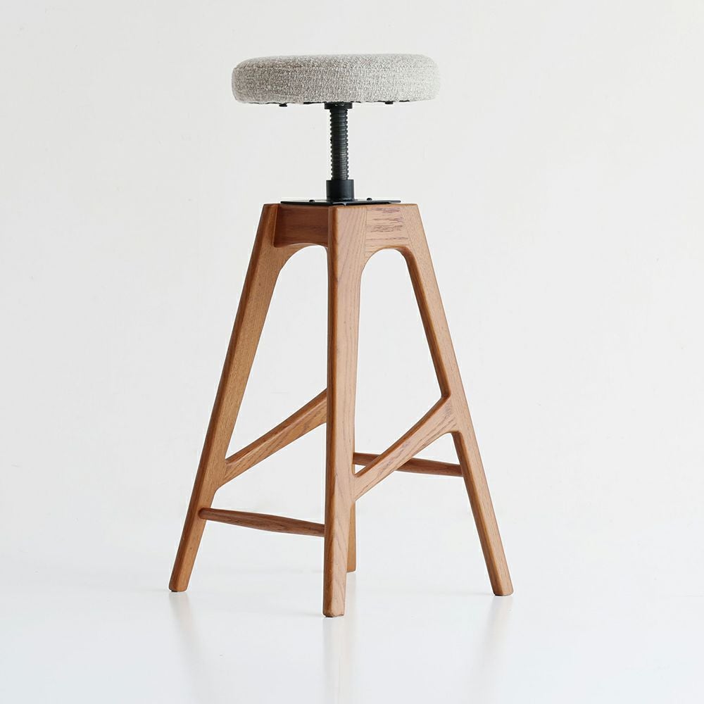 nofu｜OAKER｜stool｜家族の今に寄りそう木のぬくもりの家具ブランド