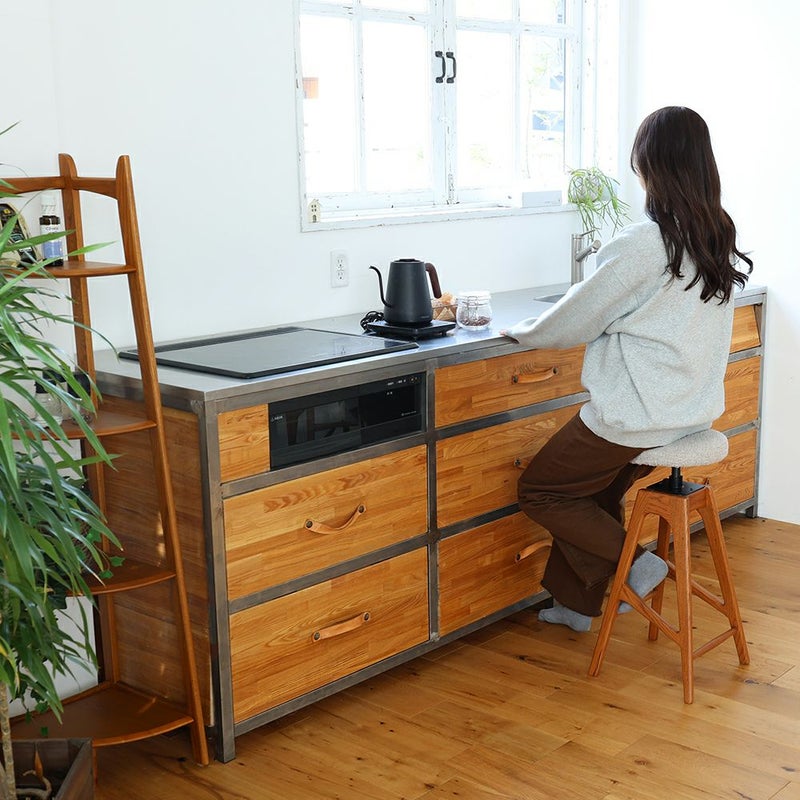 ヴィンテージ風昇降式スツール