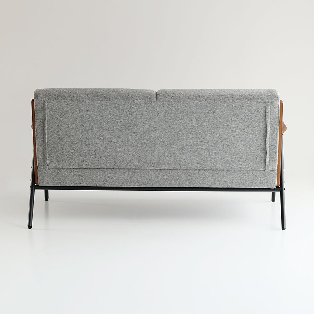 スチール脚と木製フレームの2Pソファ