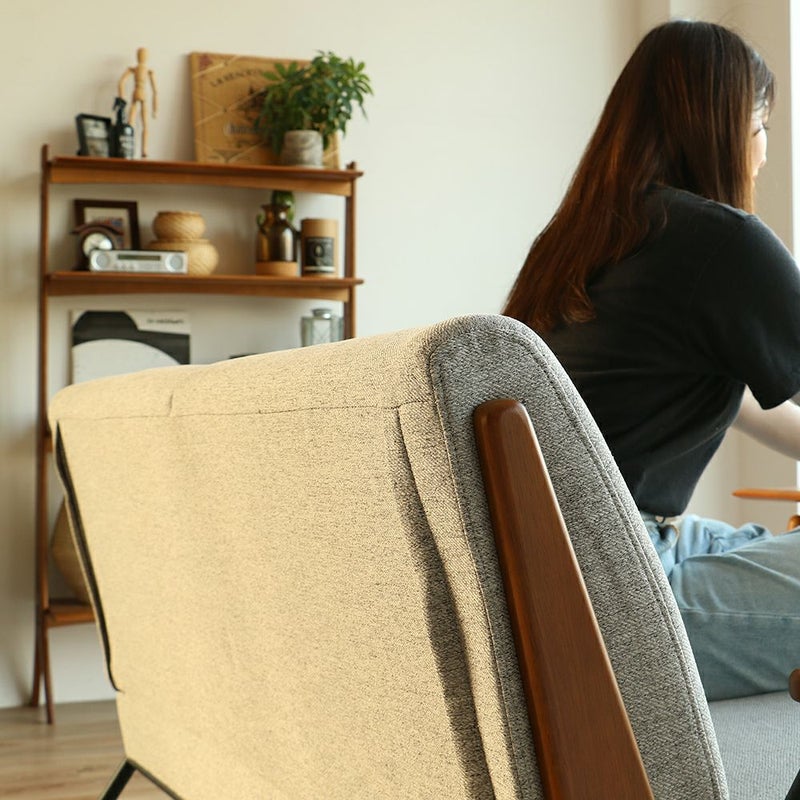 スチール脚と木製フレームの2Pソファ