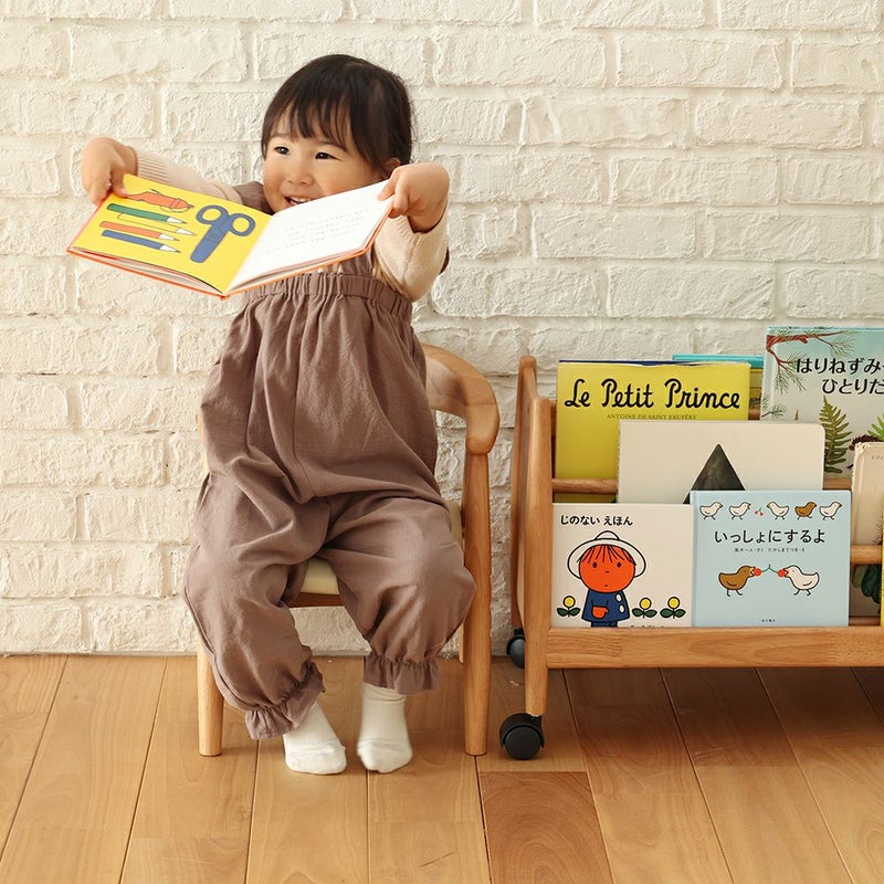 高さ調節ができる北欧テイストのキッズチェア