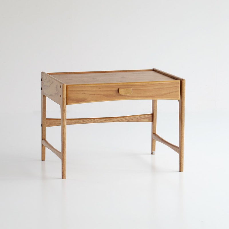 北欧テイストのキッズデスク