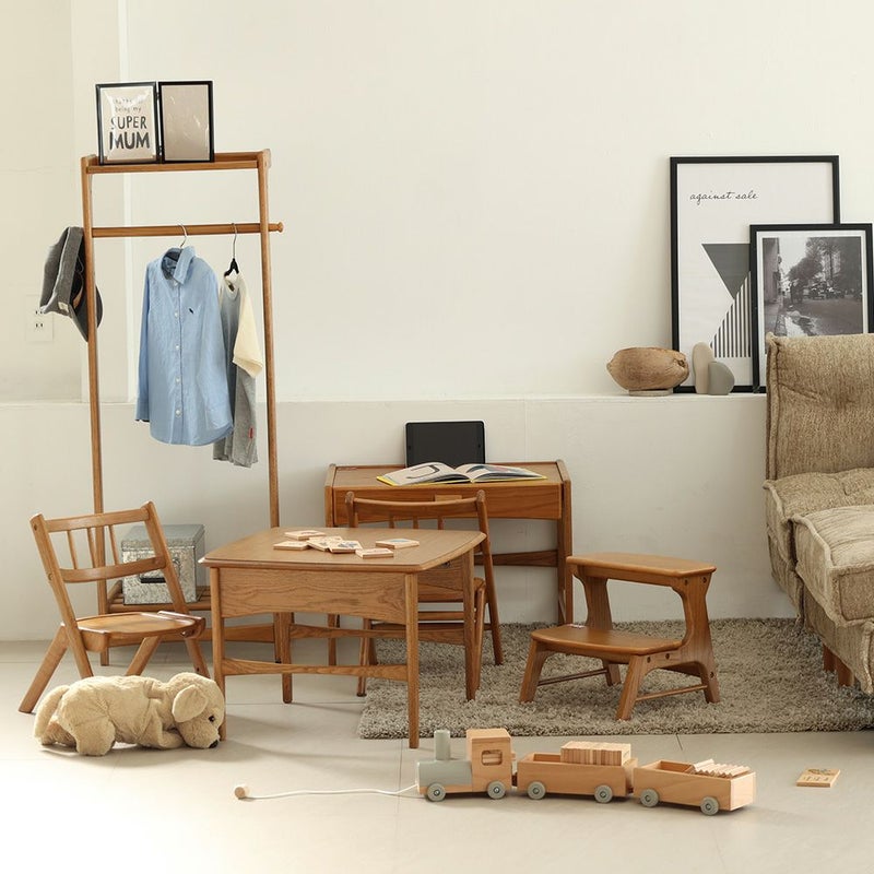 北欧テイストのキッズデスク