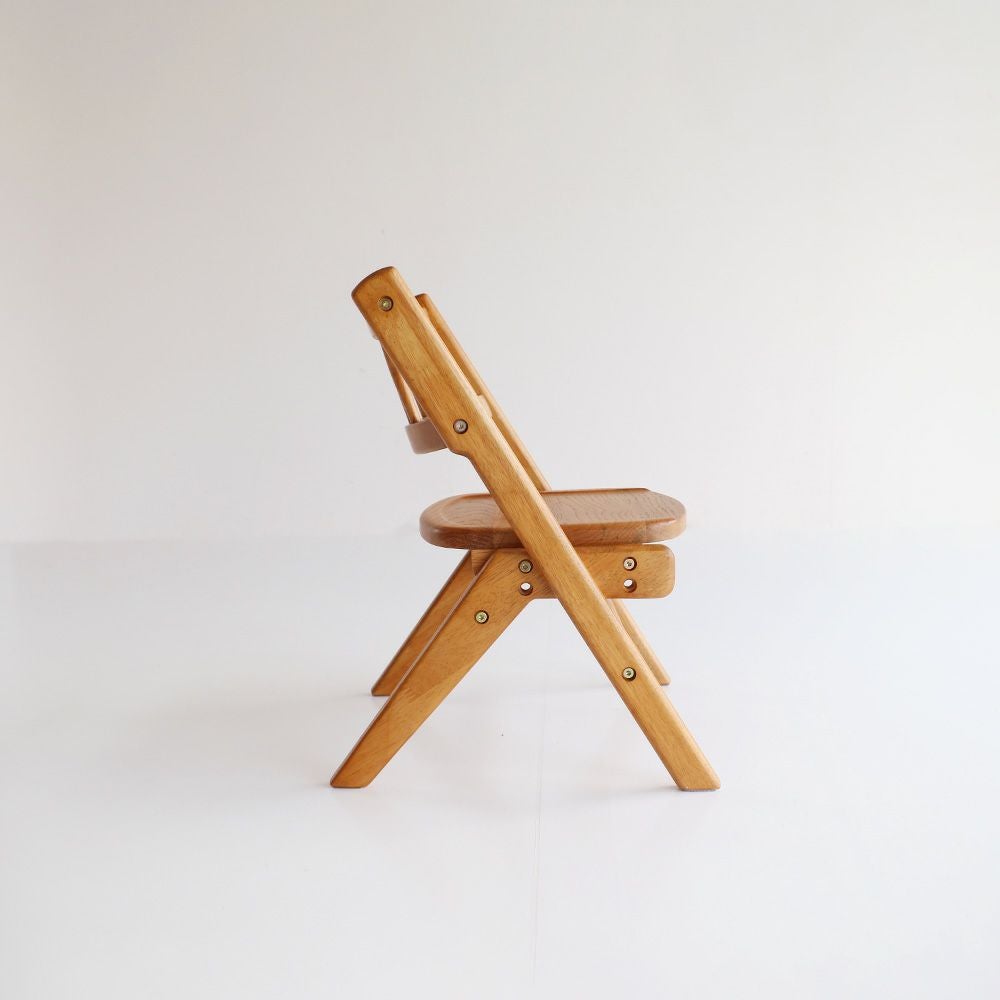 北欧テイストのキッズチェア