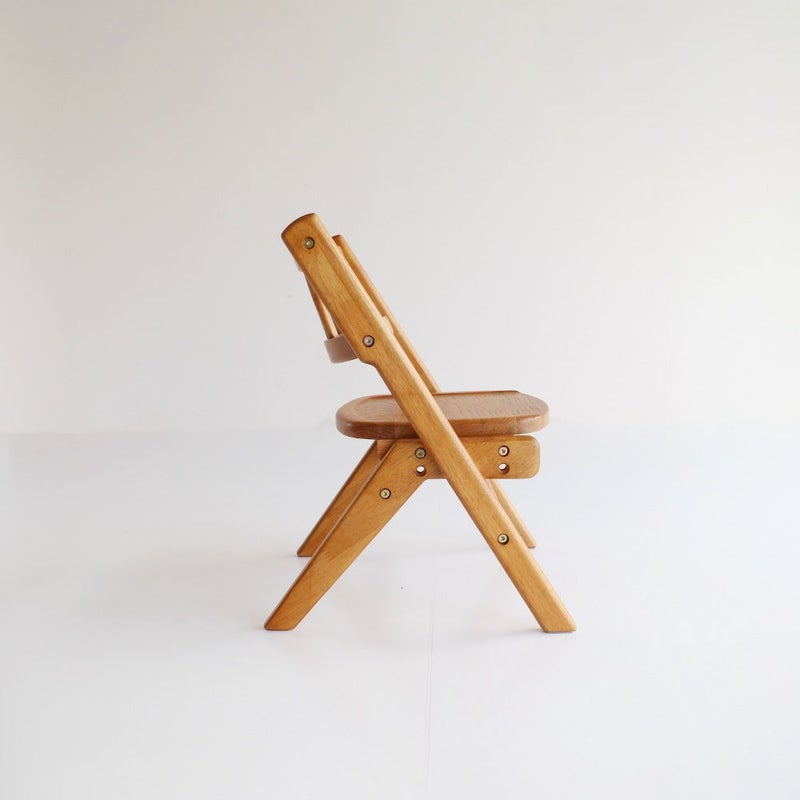 北欧テイストのキッズチェア