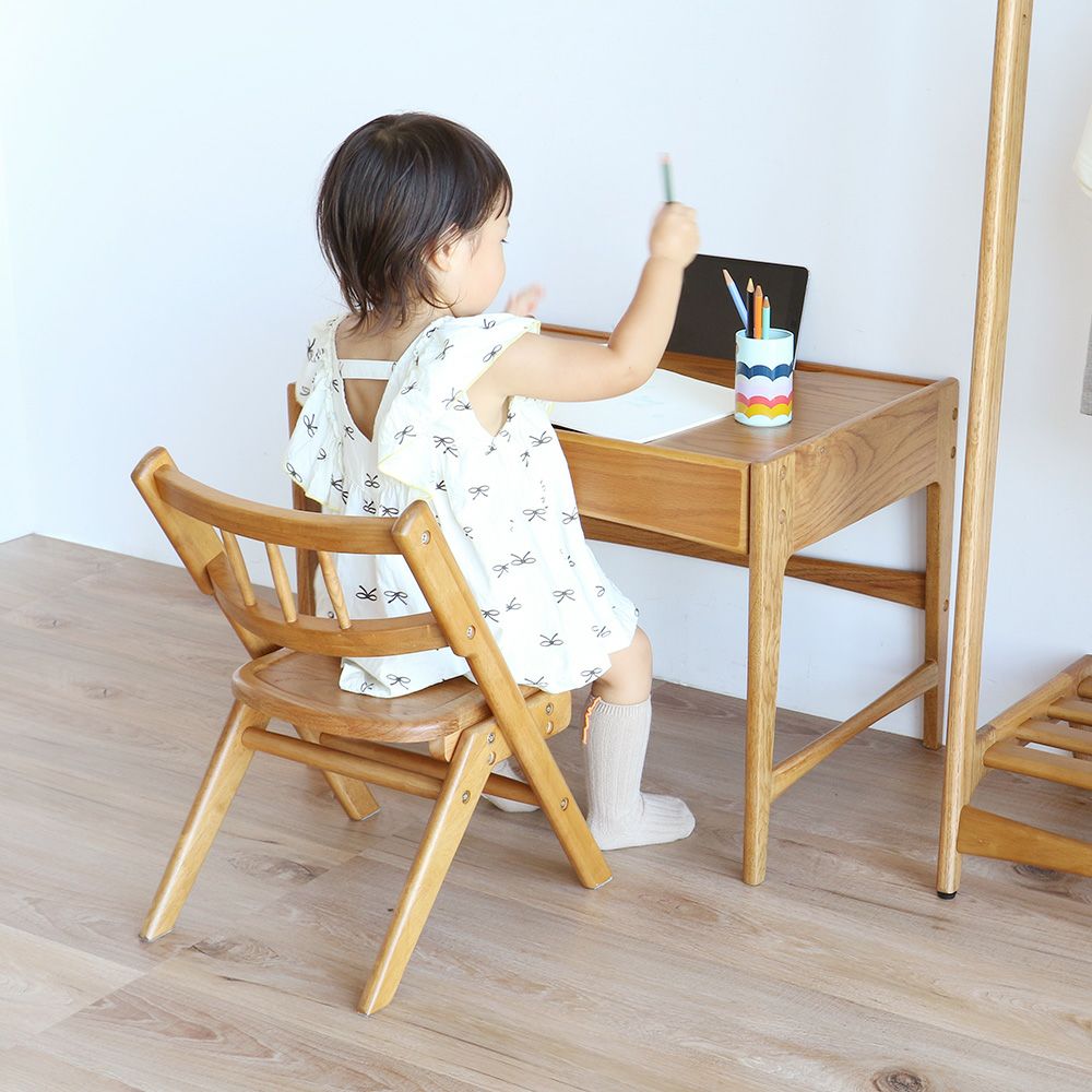 北欧テイストのキッズチェア