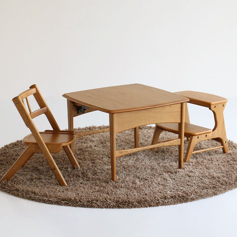 北欧テイストのキッズテーブル