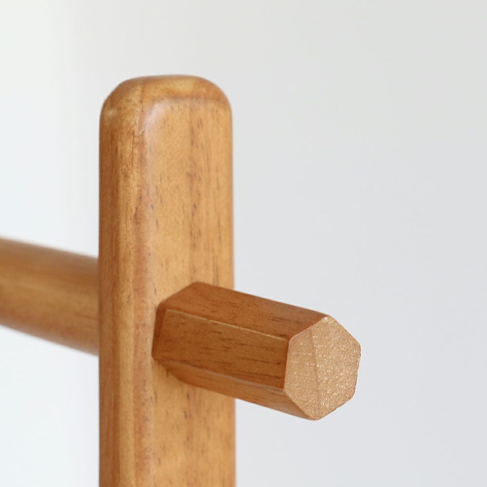 スッキリしたデザインのハンガーラック