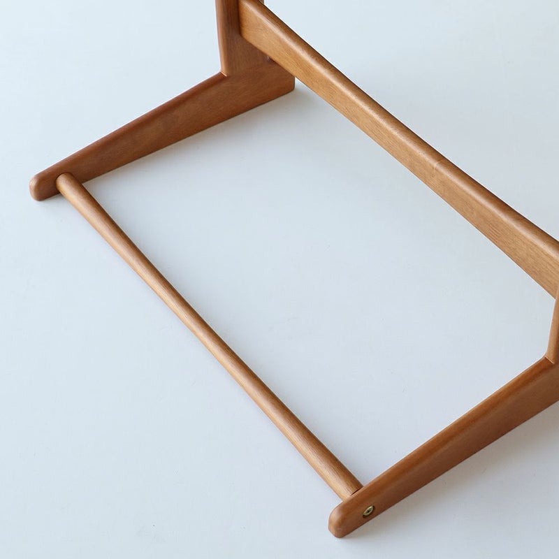 スッキリしたデザインのハンガーラック