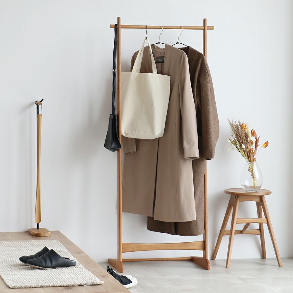 スッキリしたデザインのハンガーラック