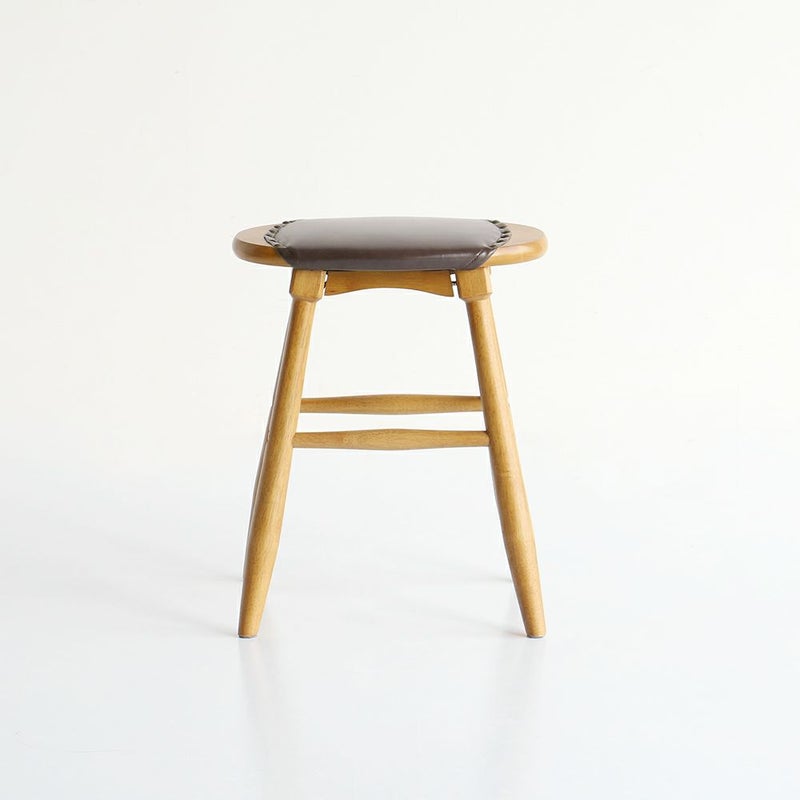 素材の風合いをそのまま楽しめるロースツール