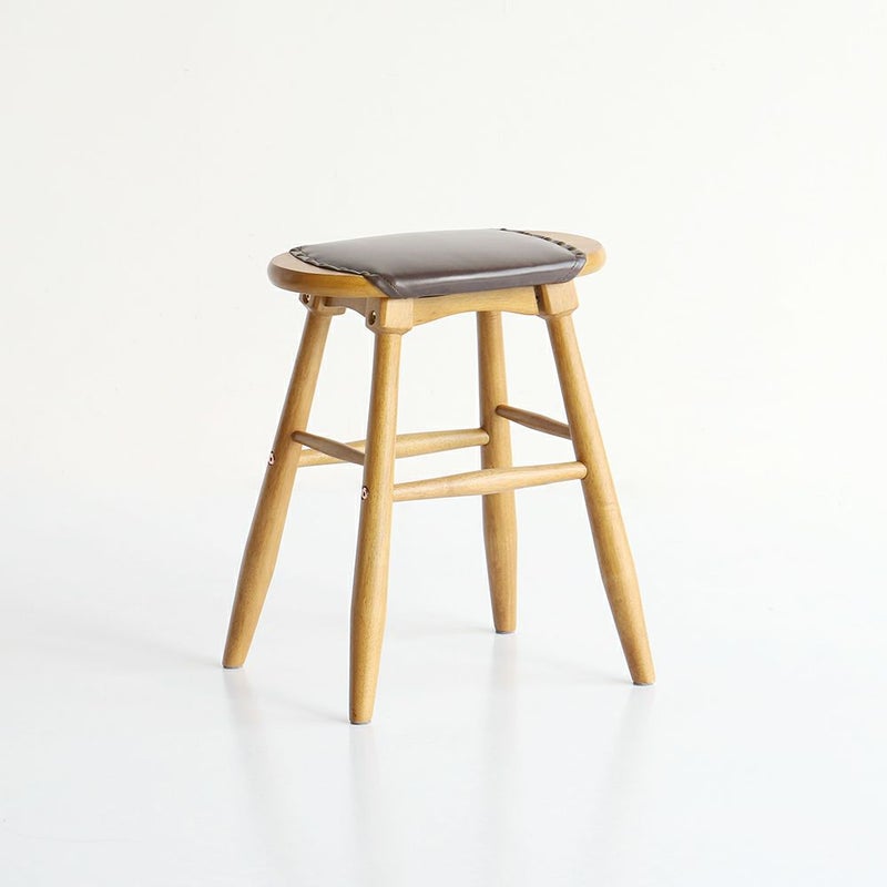 素材の風合いをそのまま楽しめるロースツール