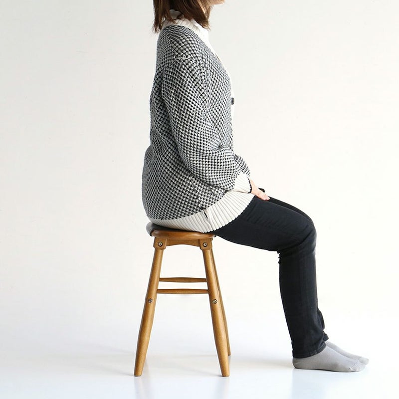 素材の風合いをそのまま楽しめるロースツール