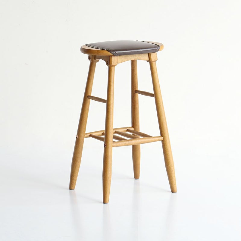 素材の風合いをそのまま楽しめるハイスツール