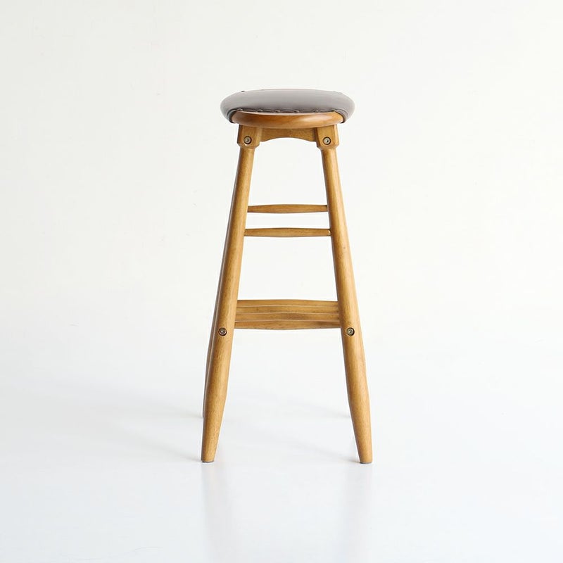 素材の風合いをそのまま楽しめるハイスツール