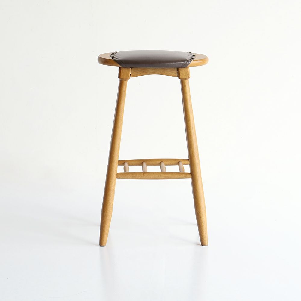 素材の風合いをそのまま楽しめるハイスツール