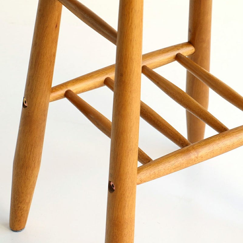 素材の風合いをそのまま楽しめるハイスツール