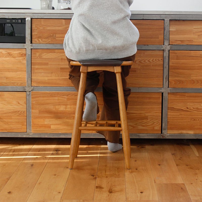 素材の風合いをそのまま楽しめるハイスツール