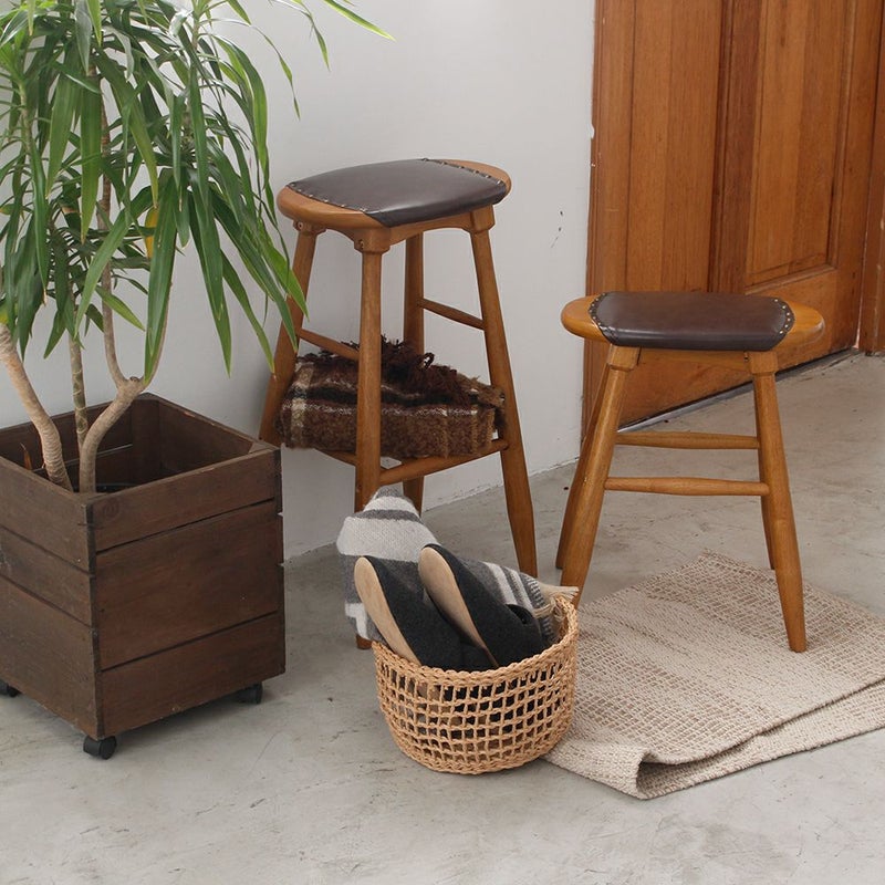 素材の風合いをそのまま楽しめるハイスツール