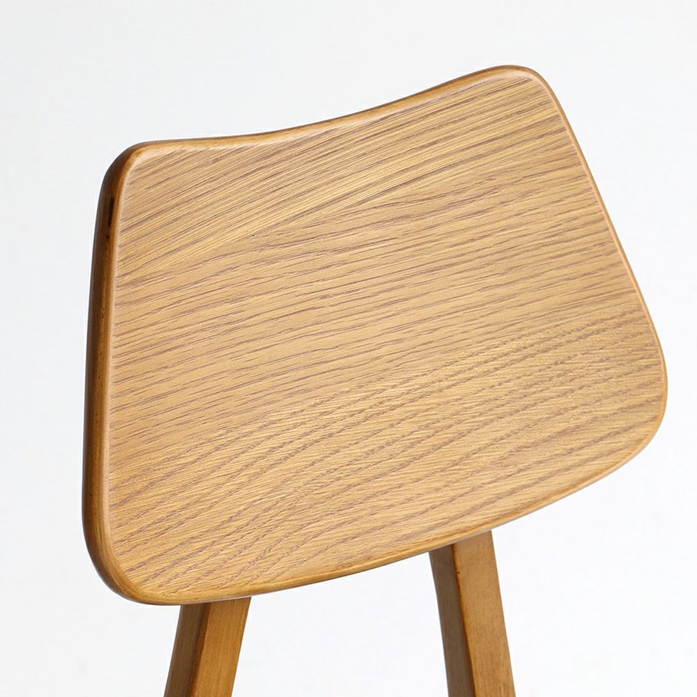 素材の風合いをそのまま楽しめるダイニングチェア