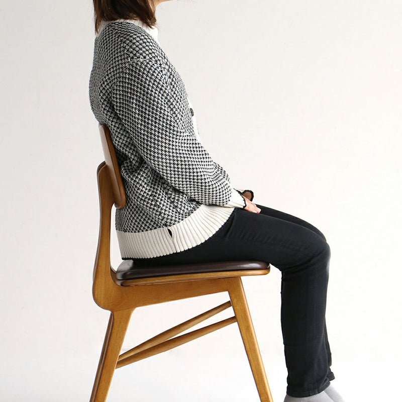 素材の風合いをそのまま楽しめるダイニングチェア